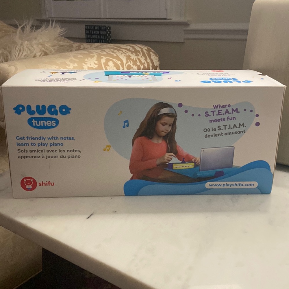 Plugo tunes piano